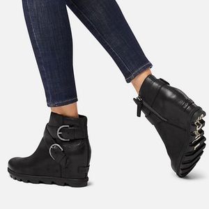 SOREL Joan of Arctic Wedge II Buckle Boot